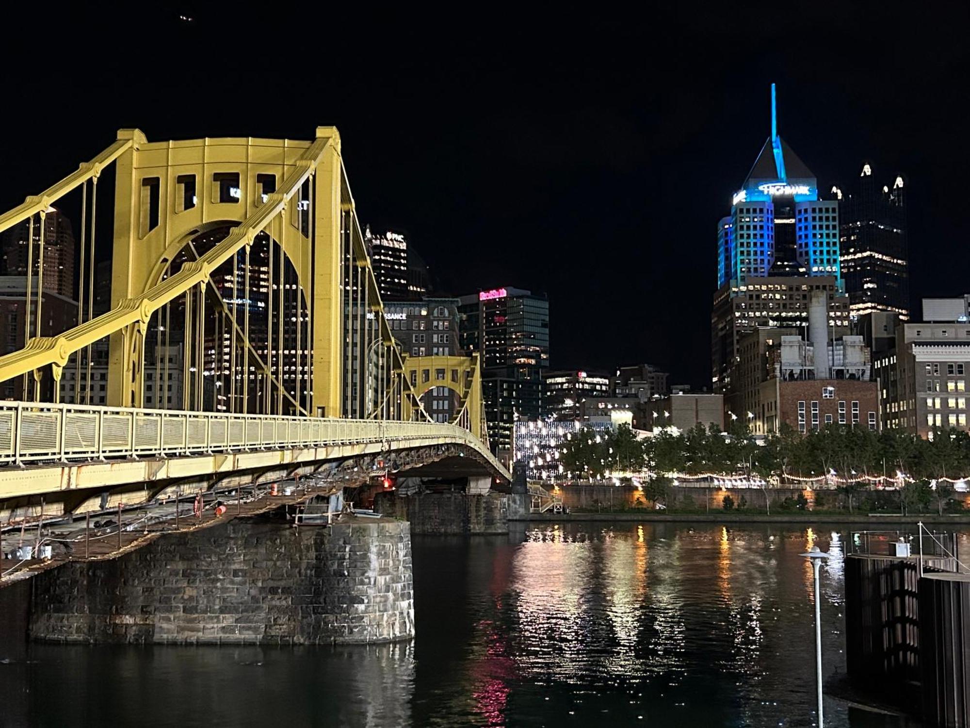 Luxe City Views Prime Location 24-7 Parking Gym Lounge Pittsburgh Exterior photo